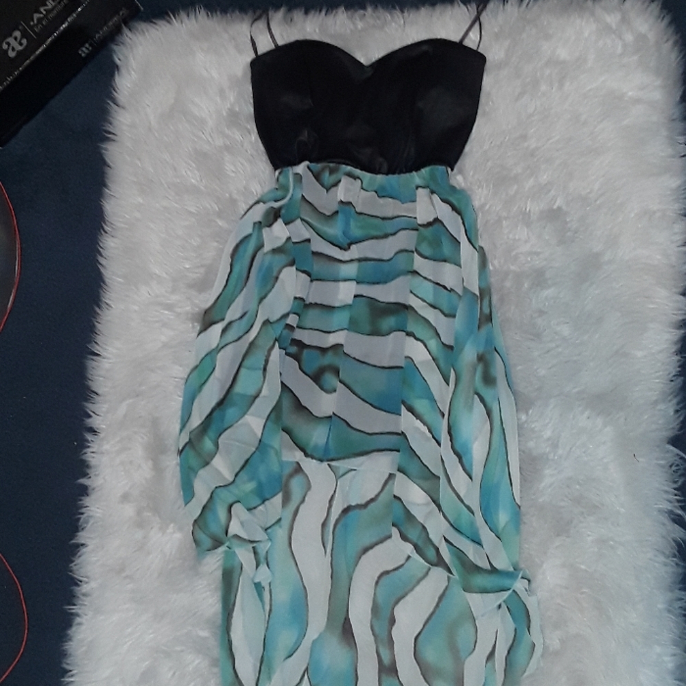 Dress - Picture 2 of 4